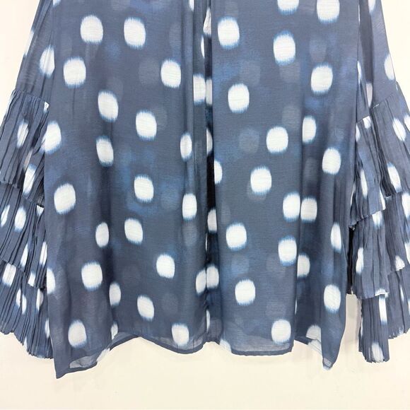 Chico’s Navy Blue White Dot Lightweight Pleat Tiered Flutter Sleeve Blouse NEW - Picture 9 of 15